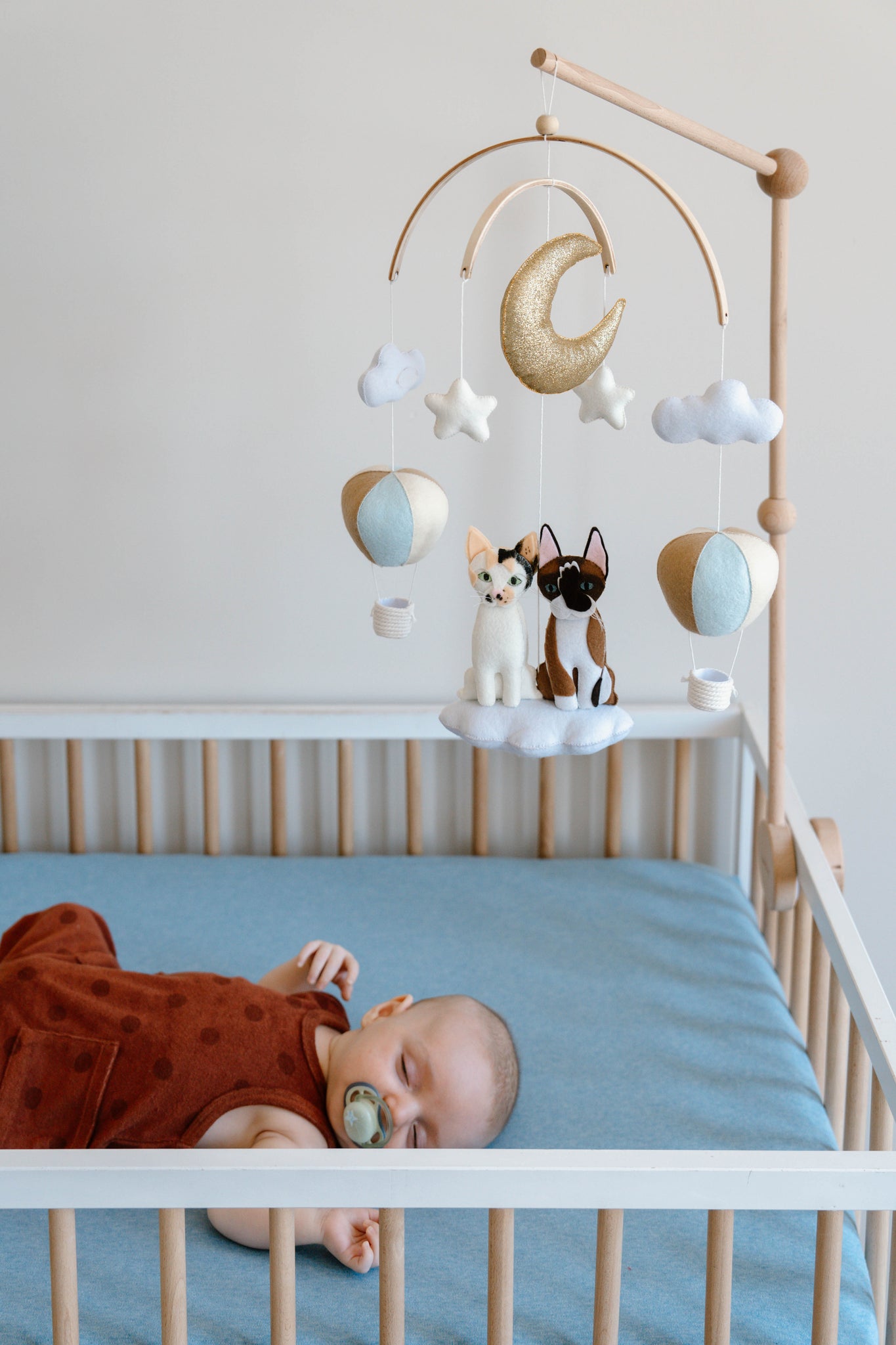 Pet Design - Gold Dreams Mobile