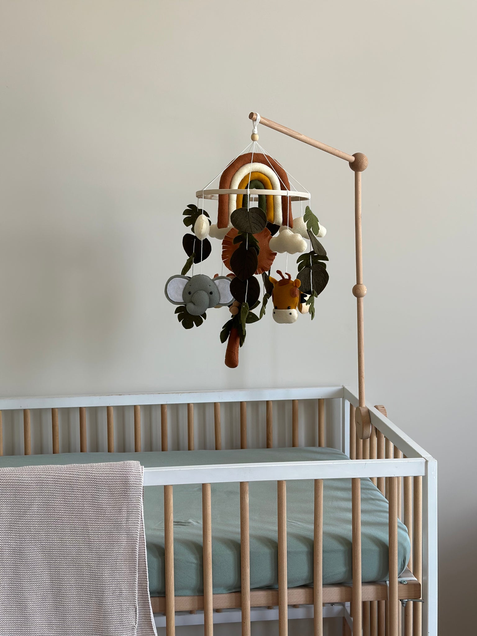 BABY MOBILES – roomi and me